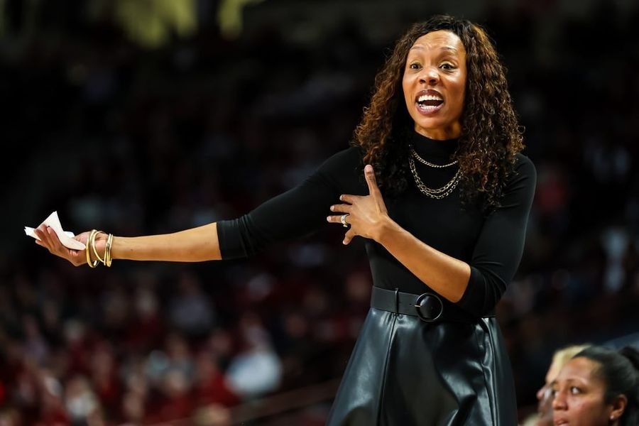 Kentucky fires women's basketball coach Kyra Elzy
